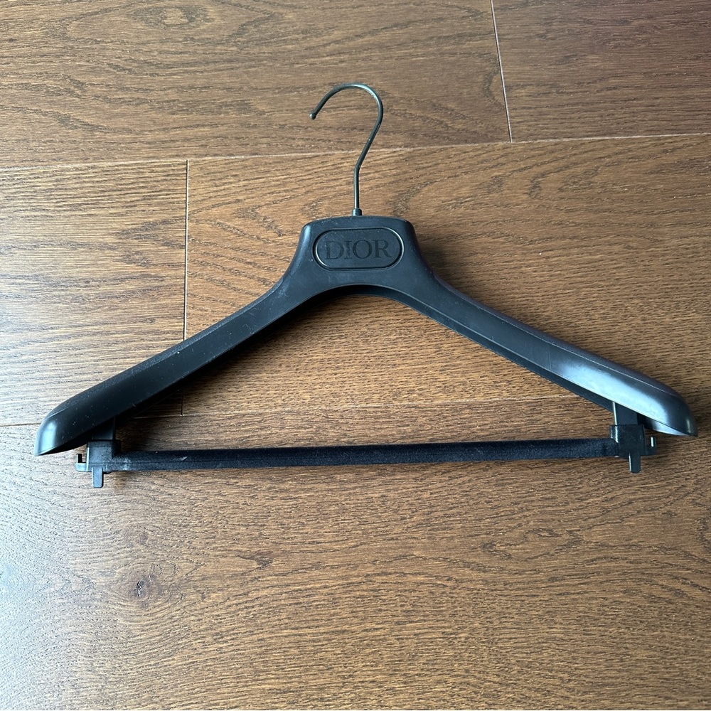 Dior hanger